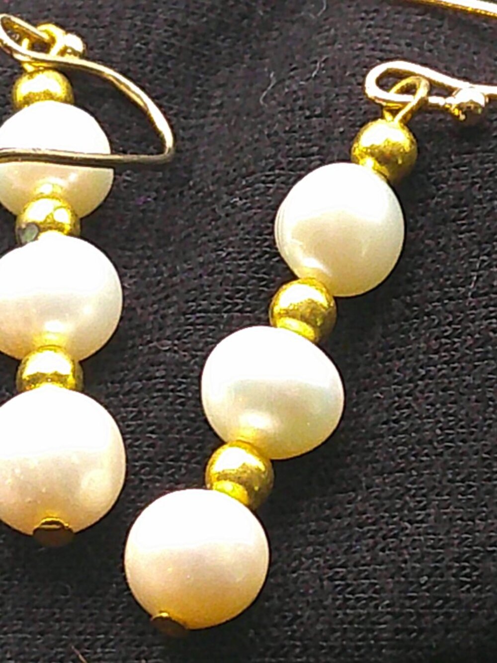 Vintage Cultured Pearl Earrings - Picture 2 of 3